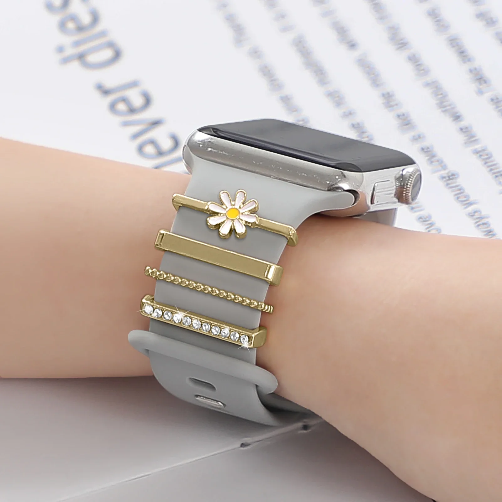 Миниатюра Браслет для Apple Watch с бриллиантами (44 мм, Ultra 2, SE, Series 3/8/9) и Samsung/Huawei (20/22 мм)