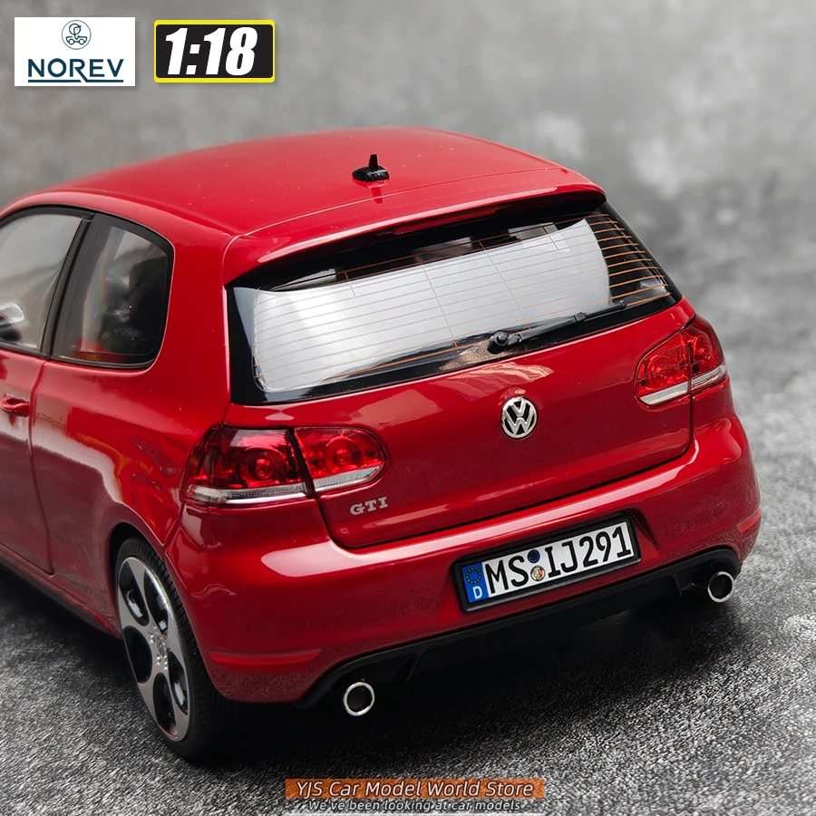 Коллекционная модель Volkswagen Golf GTI 2009, 1:18