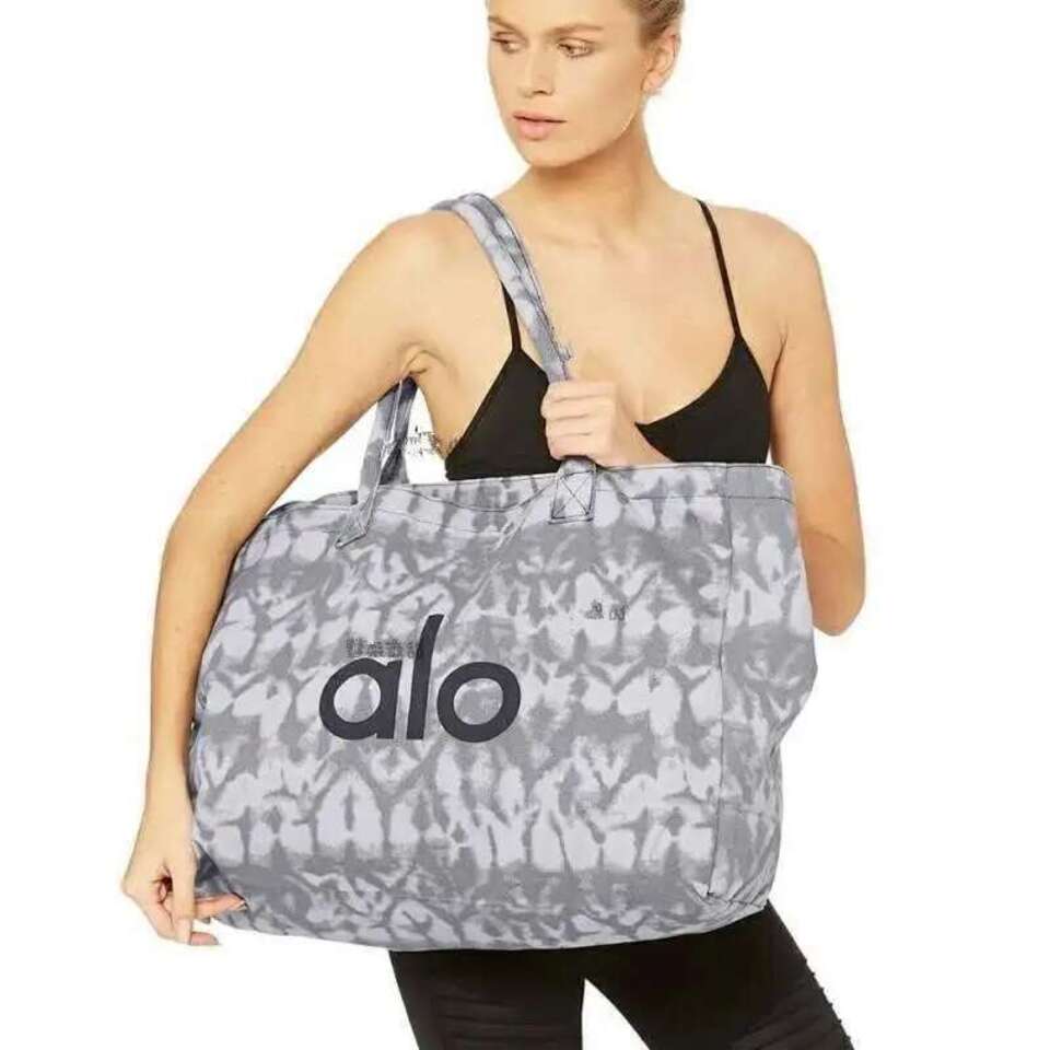 Сумка ALO Yoga из канвы