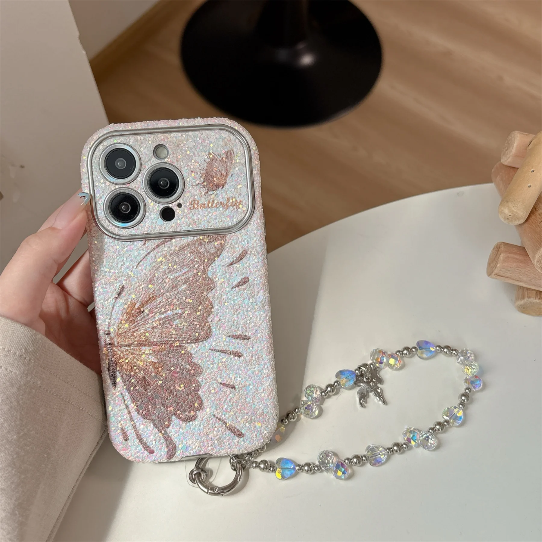 Чехол для iPhone 14-17 с бабочкой и хрустальным браслетом