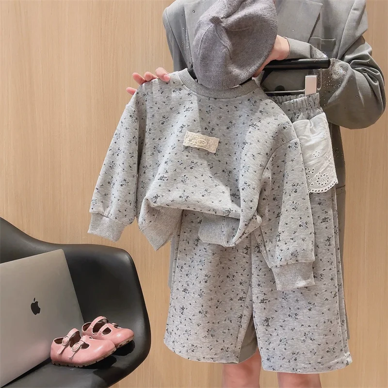 Миниатюра Детский костюм с цветочным свитшотом, 2–8 лет