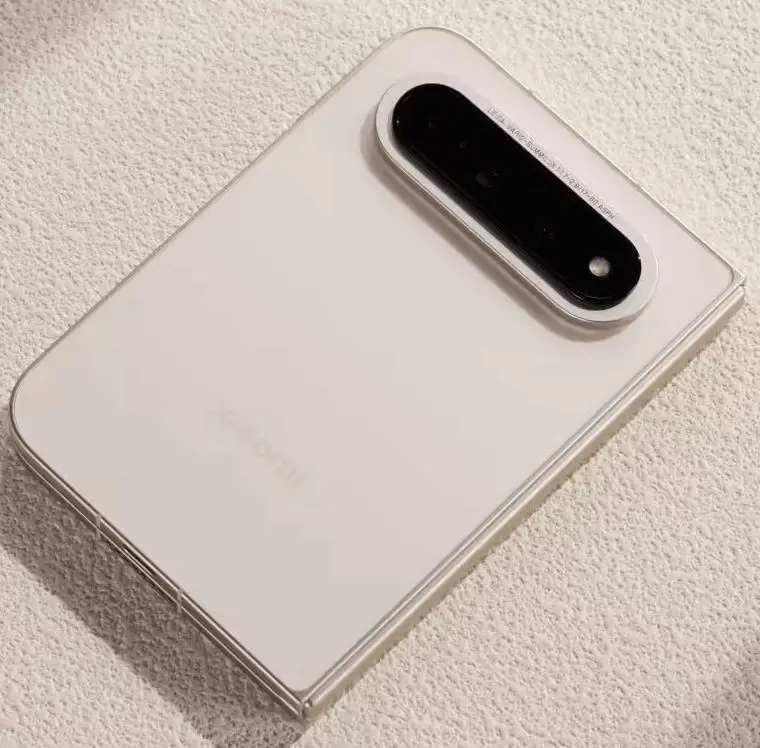 Складной смартфон Xiaomi 18 Fold, экран 7,58", 6000 мАч