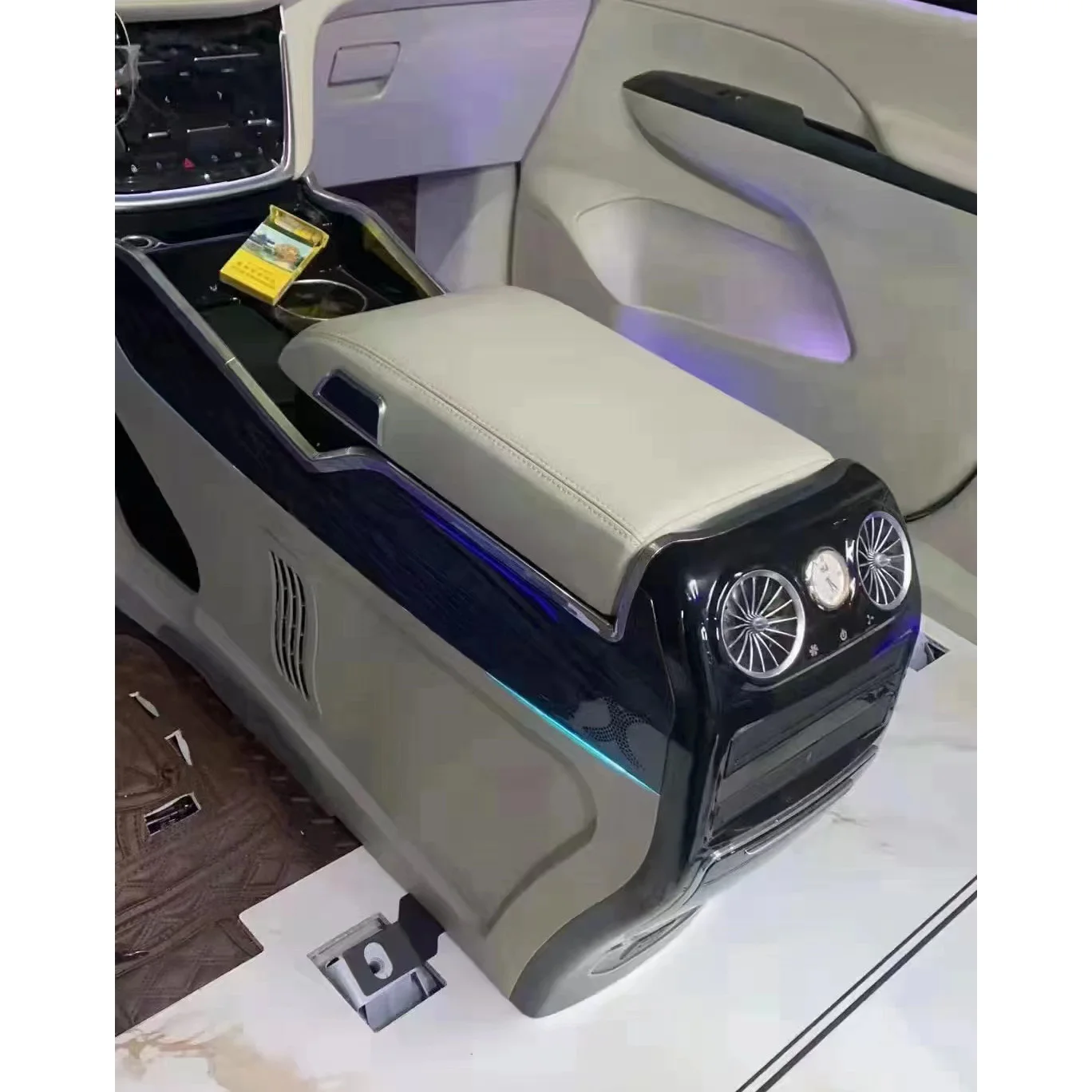 Миниатюра Подлокотник консоли с холодильником для Vito W447