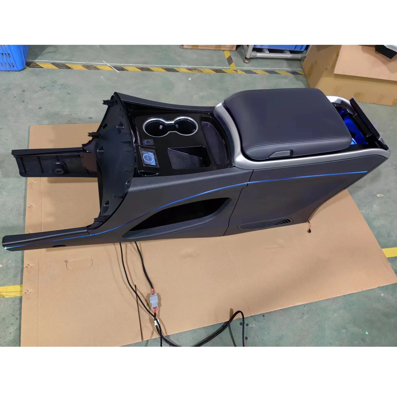 Подлокотник консоли с холодильником для Vito W447